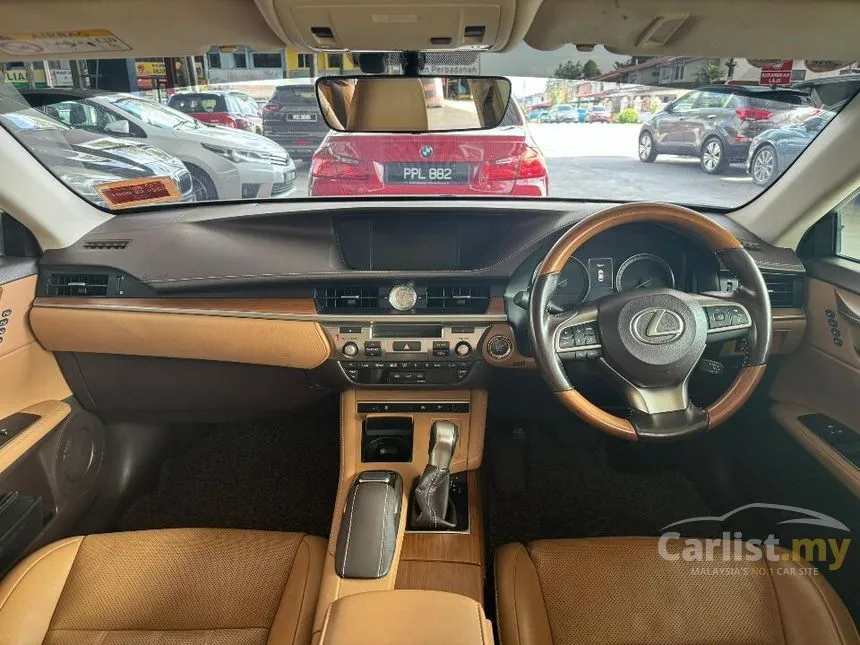 2016 Lexus ES250 Luxury Sedan