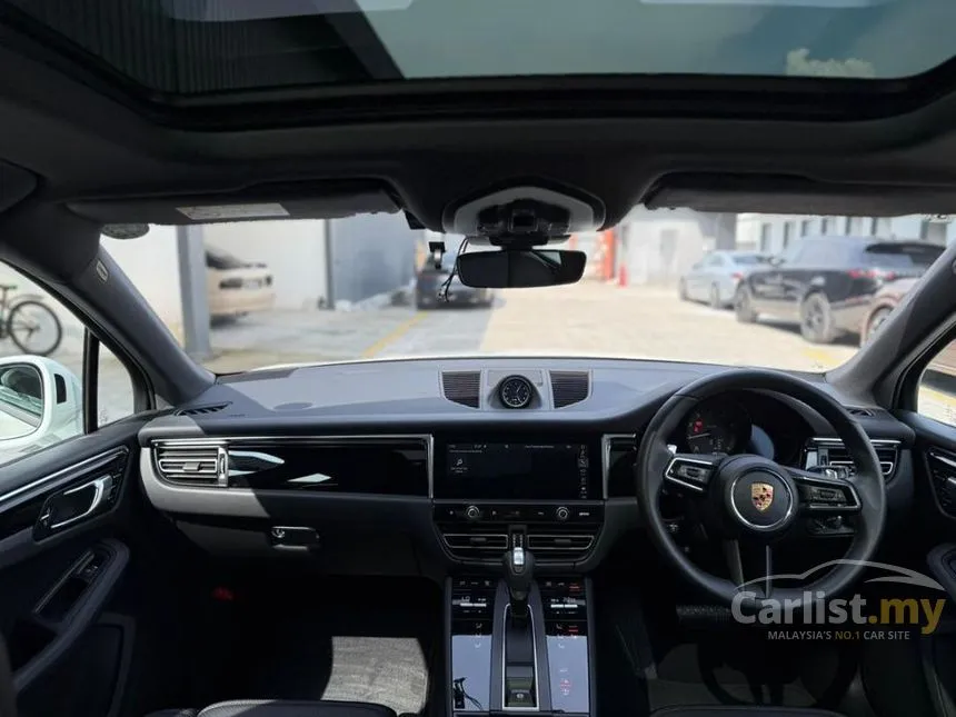2023 Porsche Macan SUV