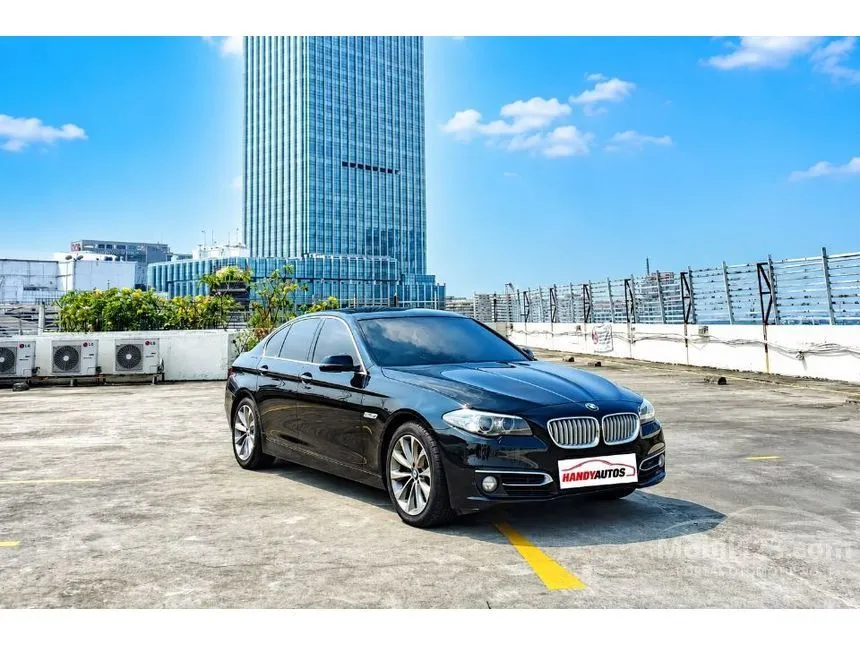 2014 BMW 520i Modern Sedan