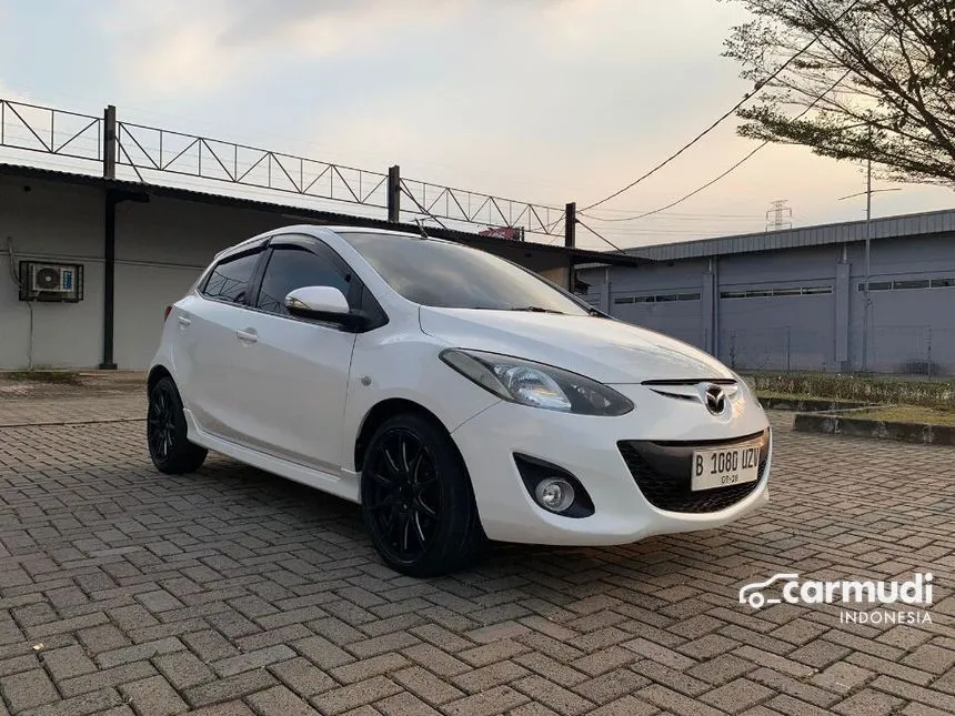 2013 Mazda 2 R Sedan