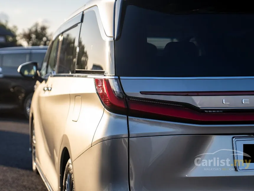2024 Lexus LM 500h Version L 6 Seater MPV