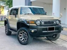 2011 Toyota FJ Cruiser 4.0 SUV RARE COLOUR AND UNIT ACCESSORIES / REVERSE CAMERA AND SPORTSRIM