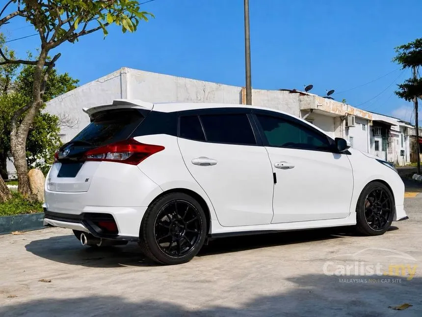 2022 Toyota Yaris E Hatchback