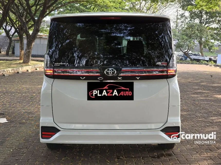 2022 Toyota Voxy Wagon