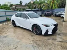 2023 Lexus IS 300 2.0 F Sport Sedan / RED INTERIOR SEAT / GRADE 4.5 /18K KM MILEAGE / 2023 UNREGISTER