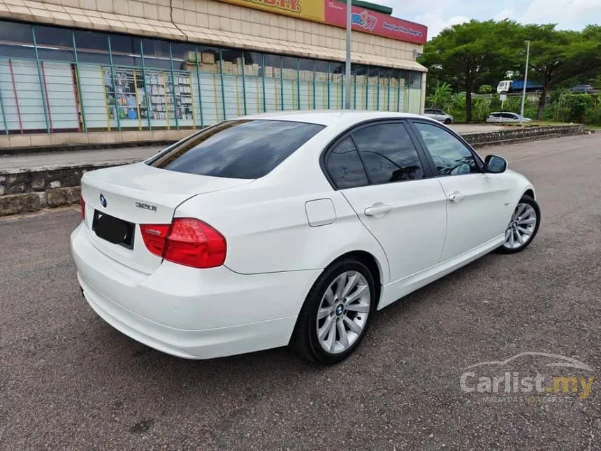 2009 BMW 320i Convertible