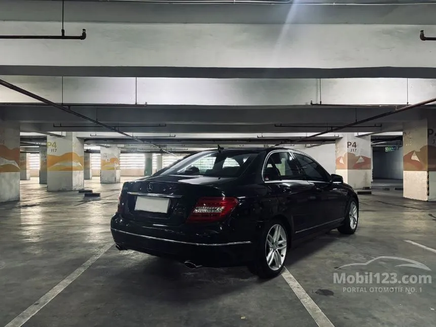 2012 Mercedes-Benz C300 Avantgarde Sedan