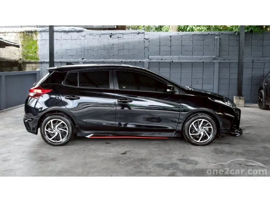 2021 Toyota YARIS Sport Premium Hatchback