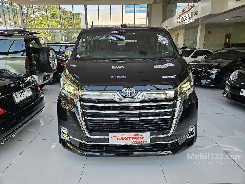 2023 Toyota GranAce Premium MPV