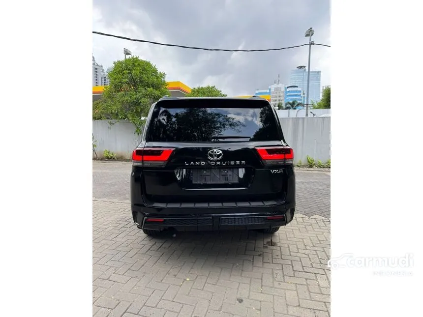 2023 Toyota Land Cruiser 300 VX-R SUV