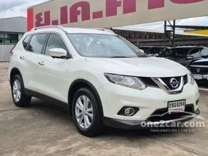 2015 Nissan X-TRAIL 2.0 (ปี 14-20) V 4WD SUV
