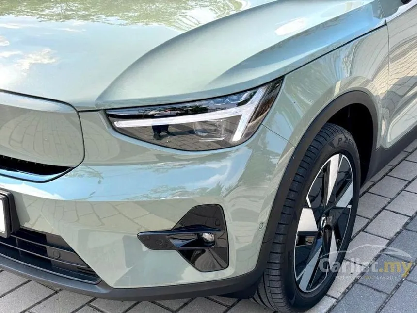 2025 Volvo EC40 SUV