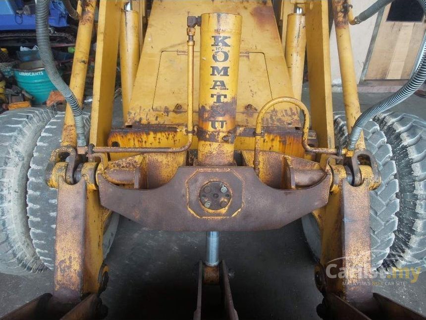 Komatsu SD25-3 1999 Dozers 0.7 in Selangor Manual Gullwing Orange for