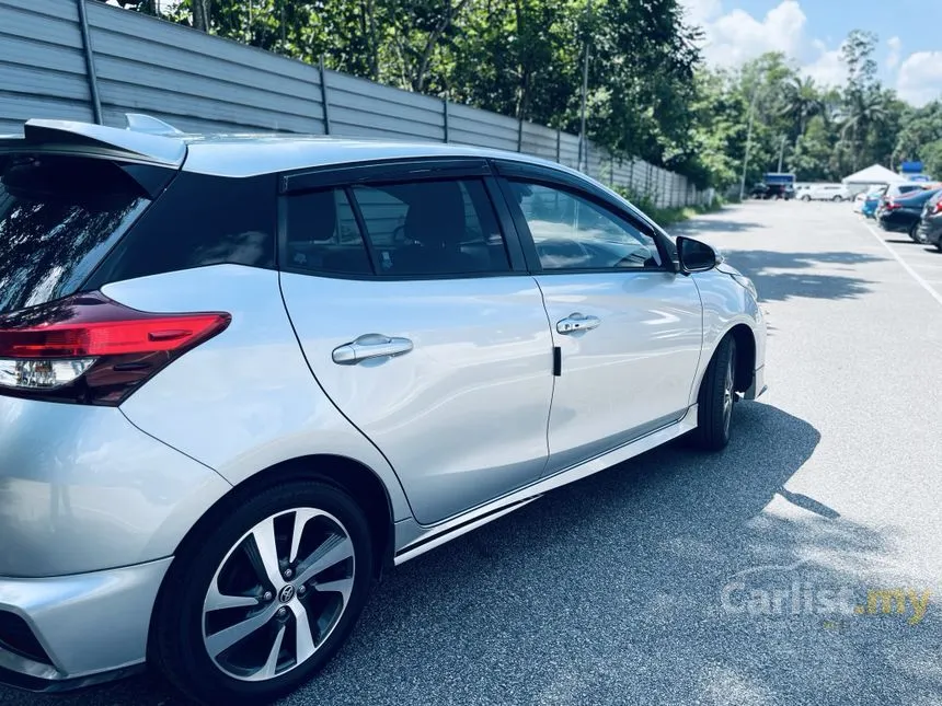 2022 Toyota Yaris E Hatchback