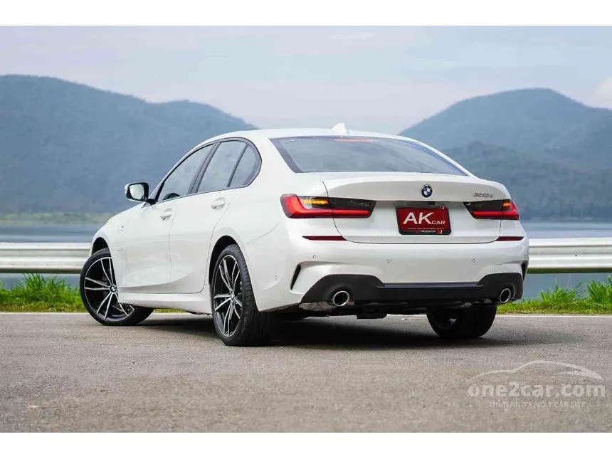 2021 BMW 330e M Sport Sedan