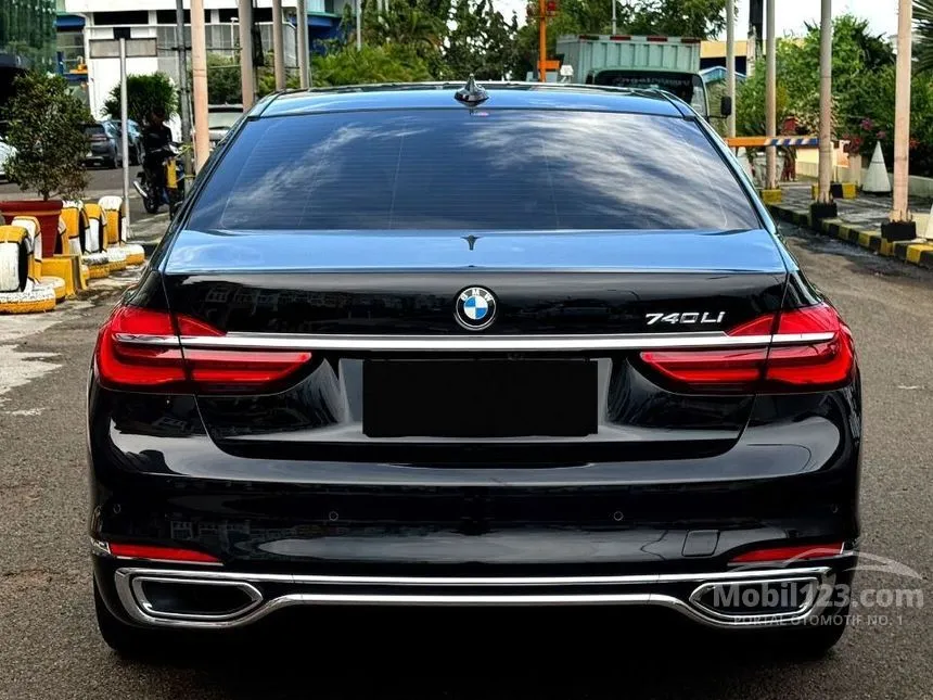 2019 BMW 740Li Sedan