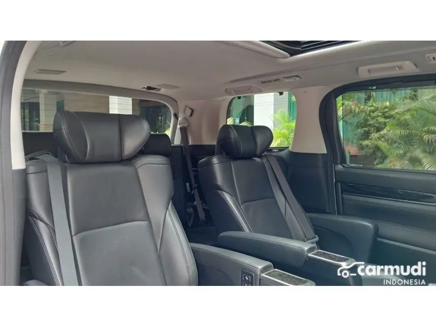 2015 Toyota Alphard SC MPV