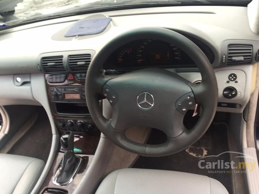 Mercedes-Benz C200K 2003 2.0 in Kuala Lumpur Automatic 