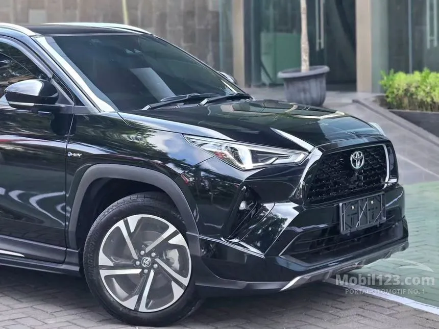 2026 Toyota Yaris Cross S HV with GR Parts Aero Pkg SUV