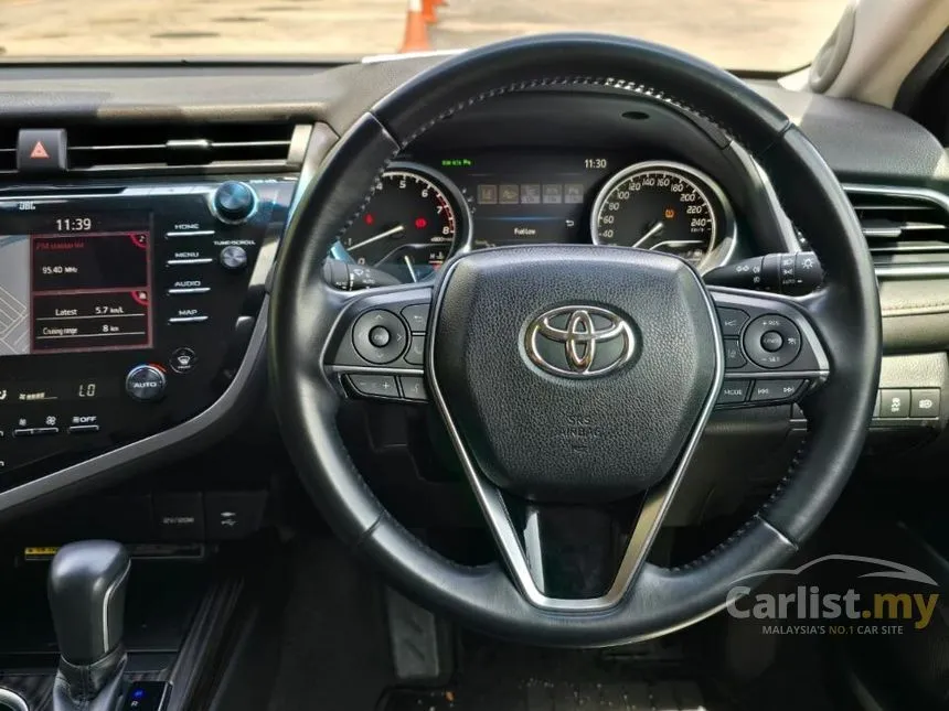 2021 Toyota Camry V Sedan