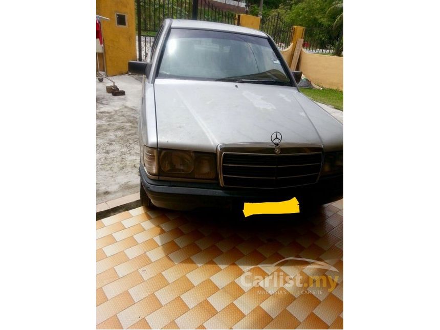 1985 Mercedes-Benz 190 E Sedan