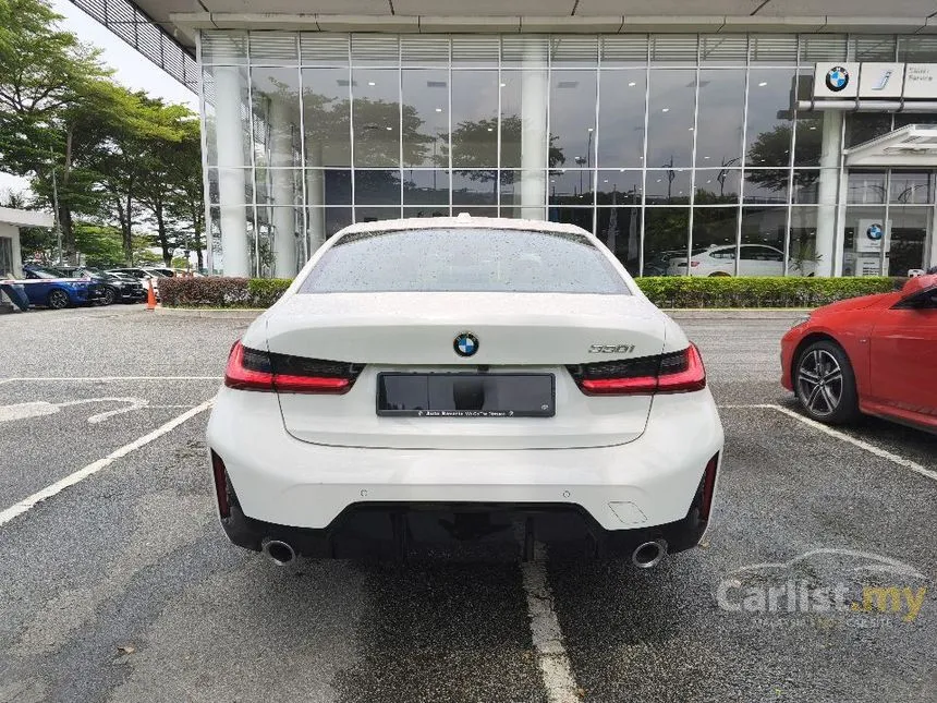 2025 BMW 330i M Sport FL-Jan Sedan