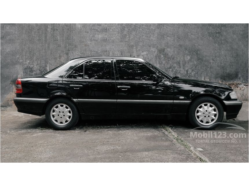 1999 Mercedes-Benz C230 W202 2.3 Automatic  Sedan