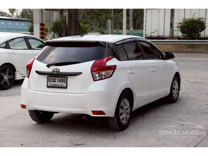 2015 Toyota YARIS J Hatchback