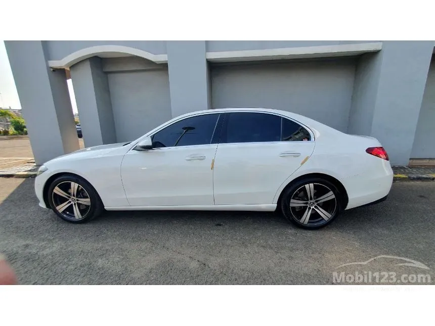 2022 Mercedes-Benz C200 Avantgarde Line Sedan