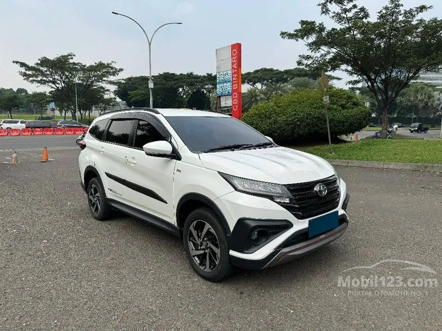 Jual Mobil Toyota Rush 2018 TRD Sportivo 1.5 di Banten Automatic SUV Putih Rp 200.000.000