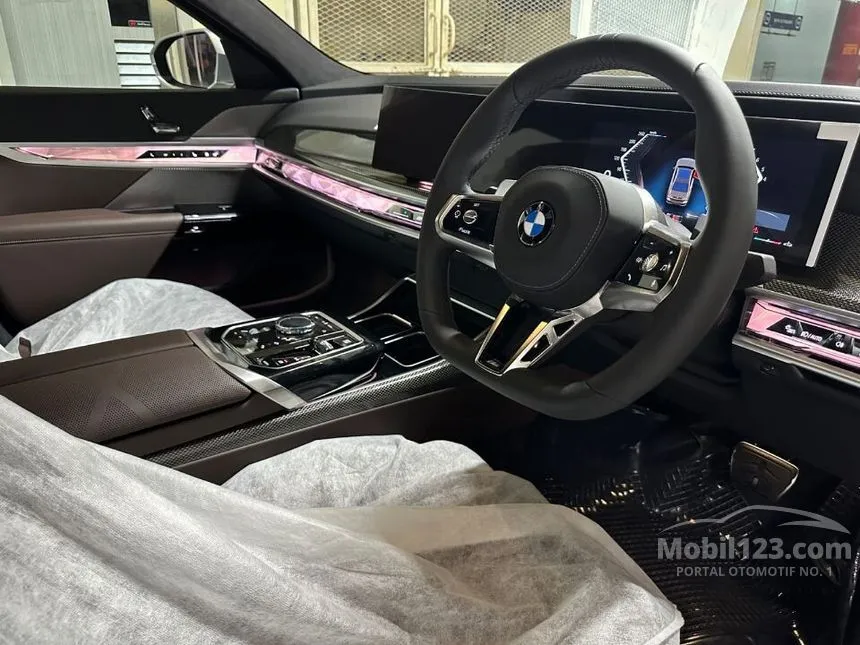 2024 BMW 735i M Sport Sedan