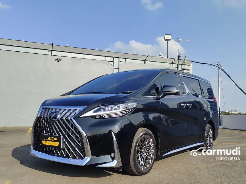 2021 Lexus LM350 Van Wagon