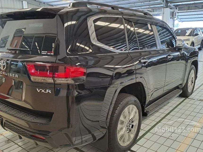 2023 Toyota Land Cruiser VX-R 70th Anniversary SUV