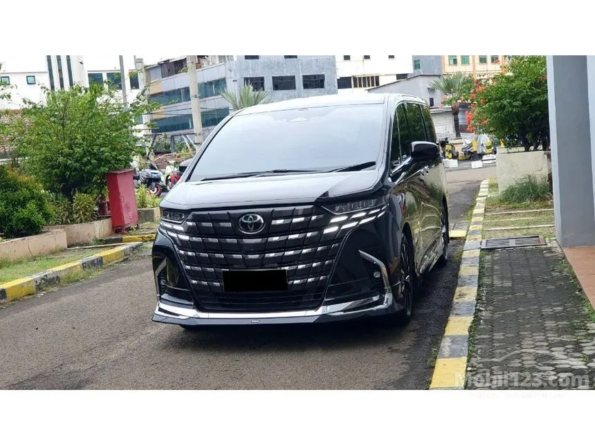 2024 Toyota Alphard HEV Modelista MPV