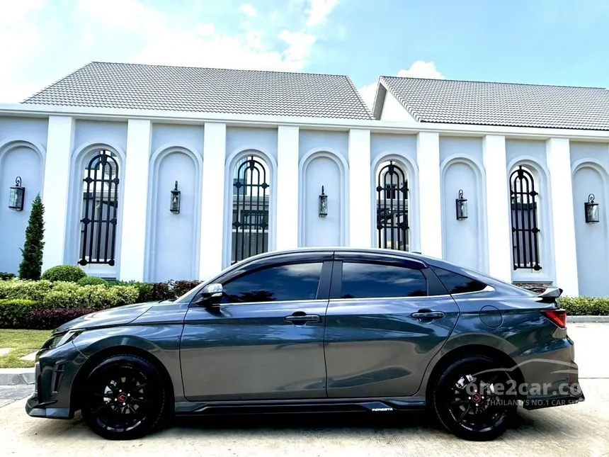 2022 Toyota Yaris Ativ Premium Sedan