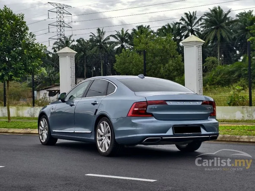 2018 Volvo S90 T8 Inscription Plus Sedan