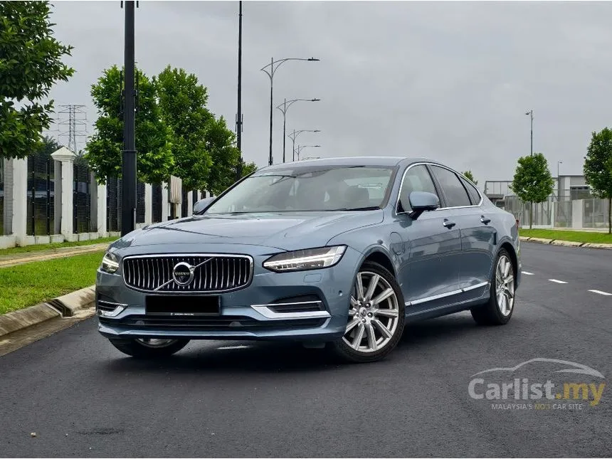 2018 Volvo S90 T8 Inscription Plus Sedan