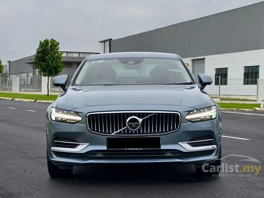 2018 Volvo S90 T8 Inscription Plus Sedan