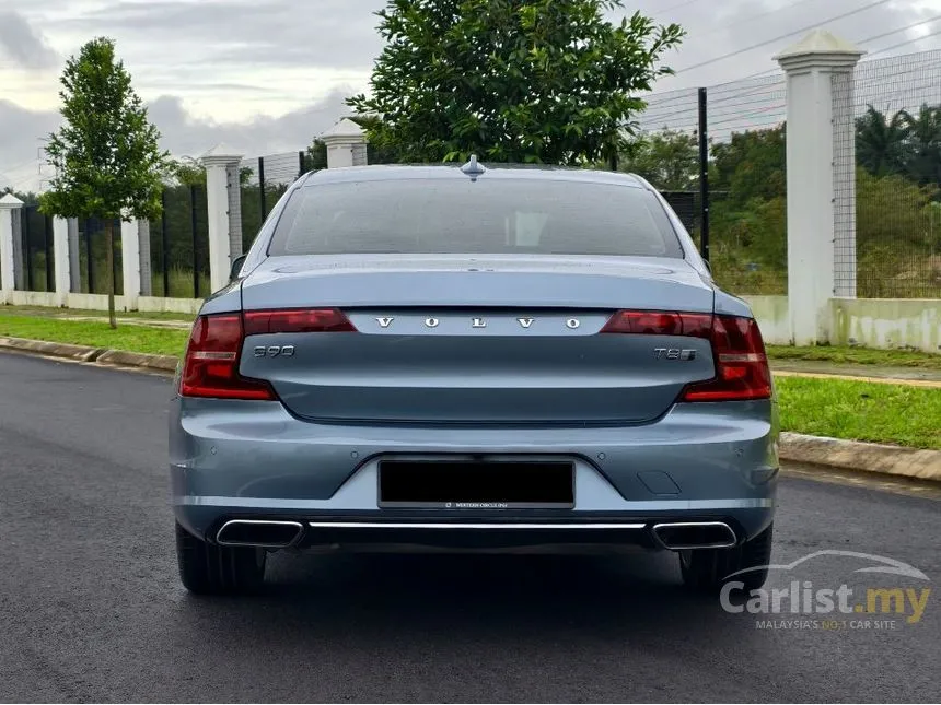 2018 Volvo S90 T8 Inscription Plus Sedan