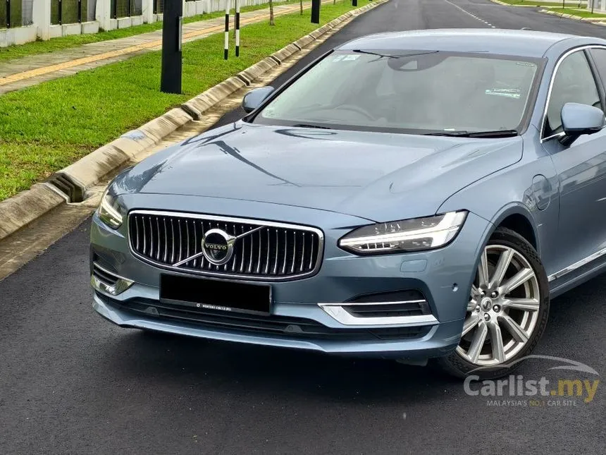 2018 Volvo S90 T8 Inscription Plus Sedan
