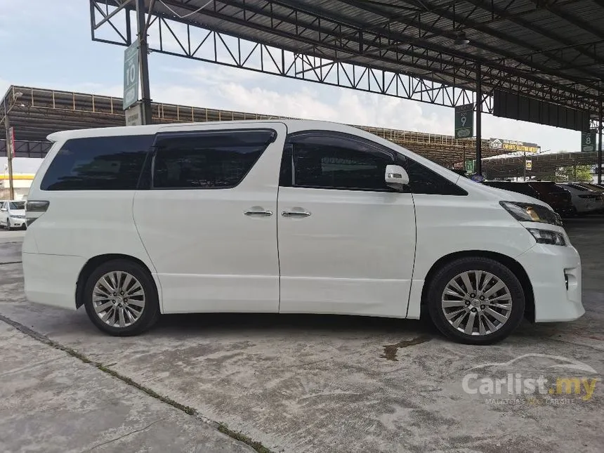 2014 Toyota Vellfire Z Golden Eyes MPV