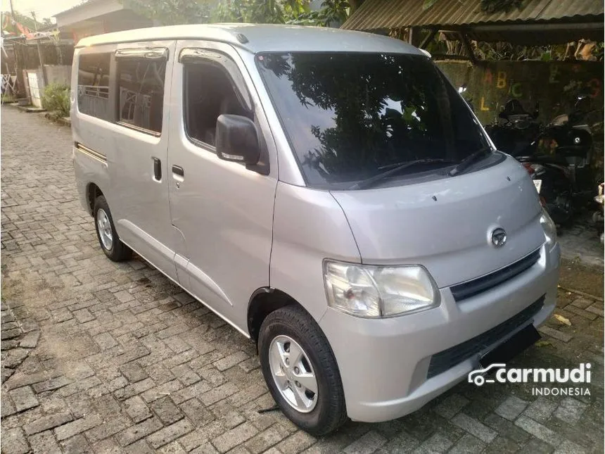 2020 Daihatsu Gran Max Mini Bus D Van