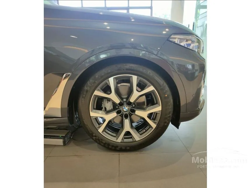 2022 BMW X7 xDrive40i Pure Excellence Wagon