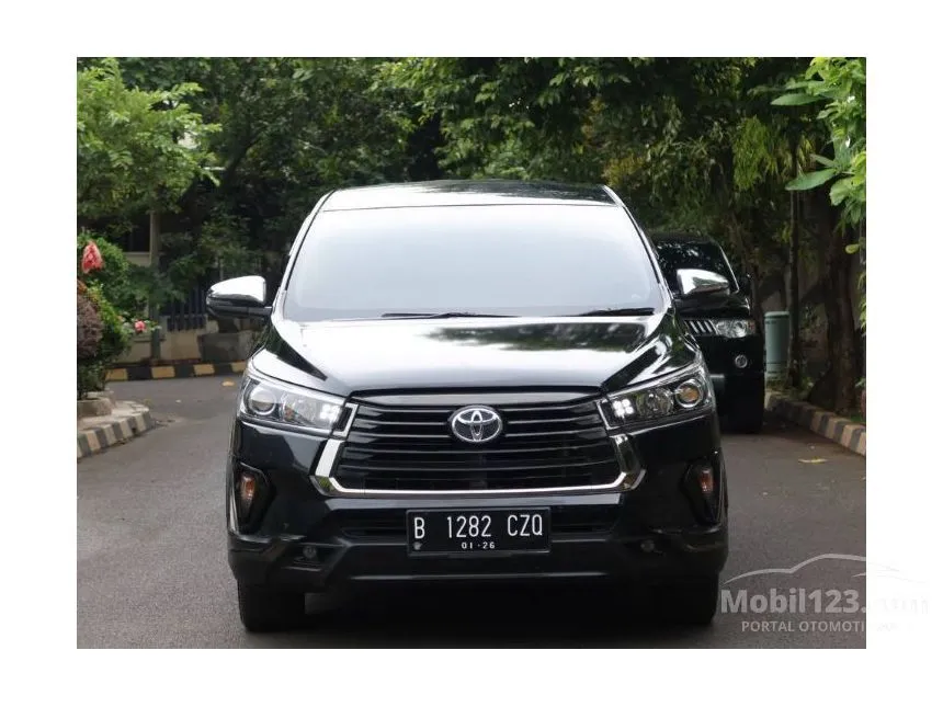 Jual Mobil Toyota Innova Venturer 2021 2.0 di Banten Automatic Wagon Hitam Rp 360.000.000