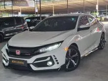 2016 Honda Civic 1.5 TC-P Sedan ### GREAT DEAL ### TYPE-R BODYKIT * DAYLIGHTS * KEYLESS PUSH START * FULL LEATHER SEATS * HOLD BRAKE