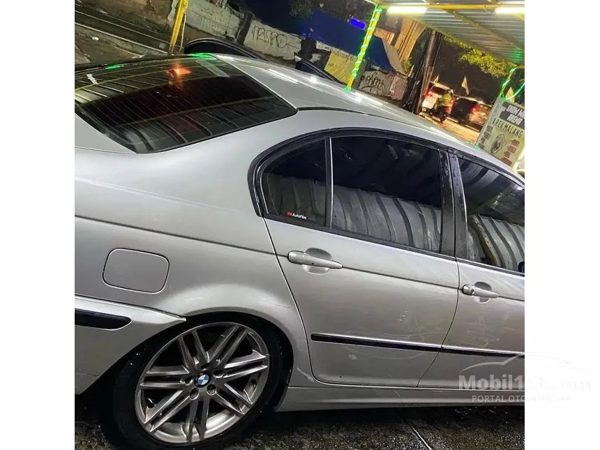 2001 BMW 318i Sedan