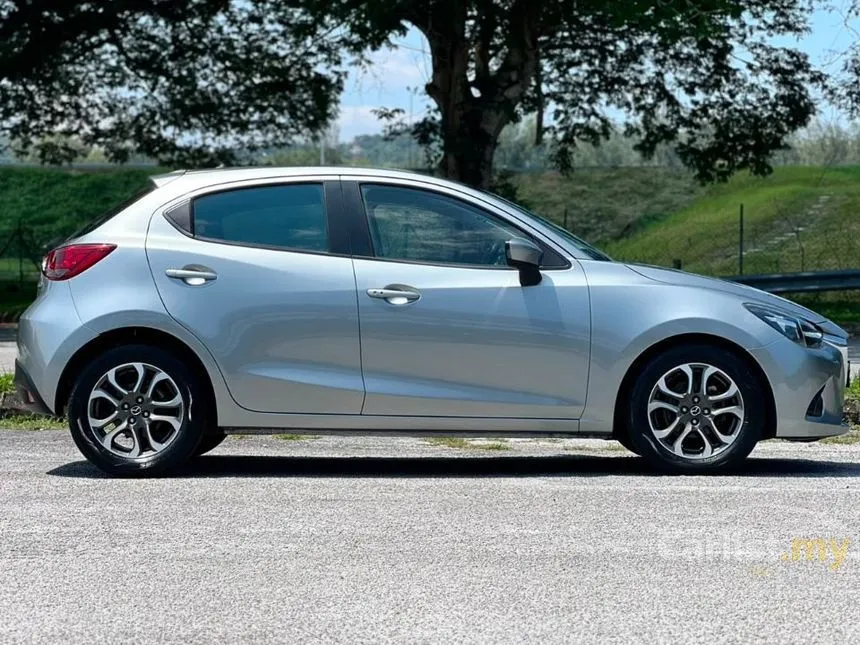 2015 Mazda 2 SKYACTIV-G Hatchback