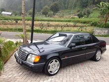 1996 Mercedes-Benz E220 2.2 W124 L4 2.2 Manual Sedan