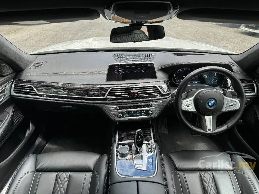 2022 BMW 740Le xDrive M Sport Sedan