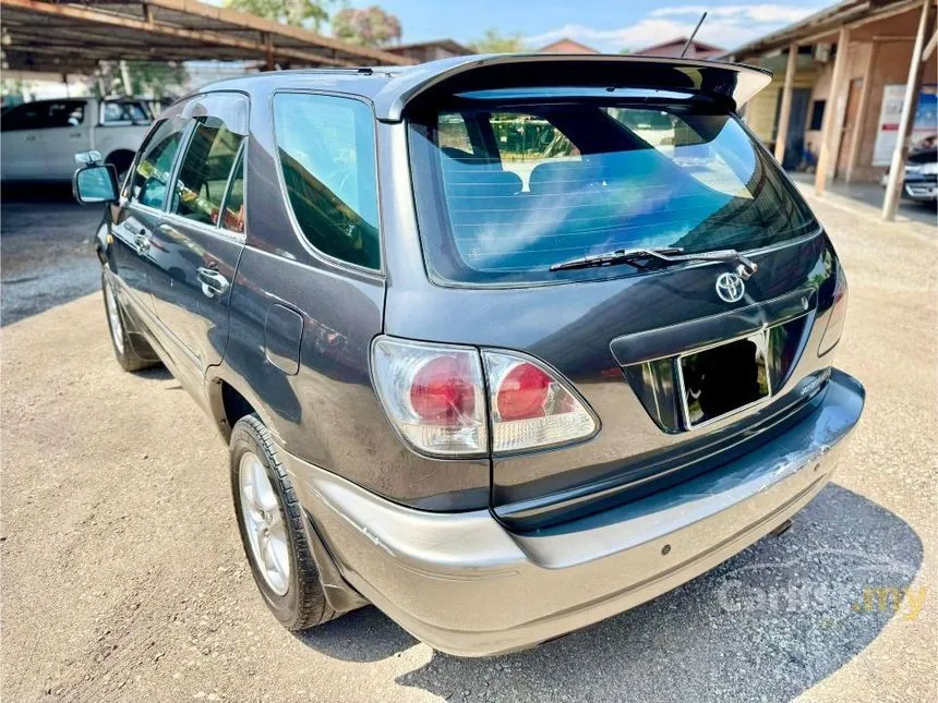2001 Toyota Harrier SUV